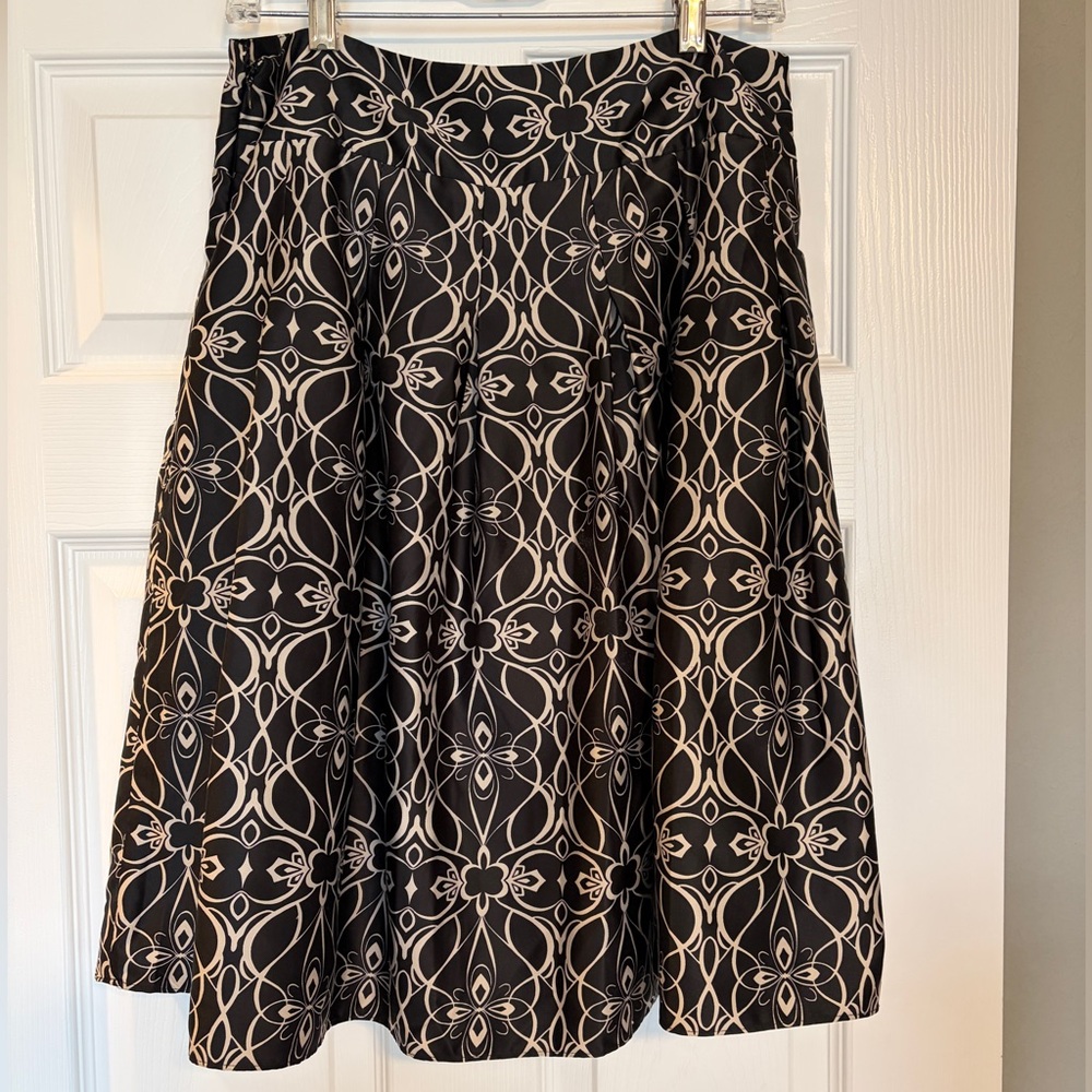 Mossimo Swing A-Line Skirt Size 6 Black and Gold Like Silk Elegant U5